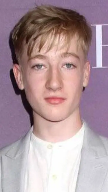 ai character: Oliver Zetterstrom background