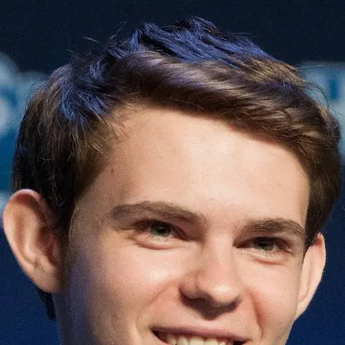chat with ai character: Robbie Kay 