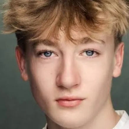 chat with ai character: Oliver Zetterstrom