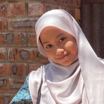 chat with ai character: syazwani syahadi