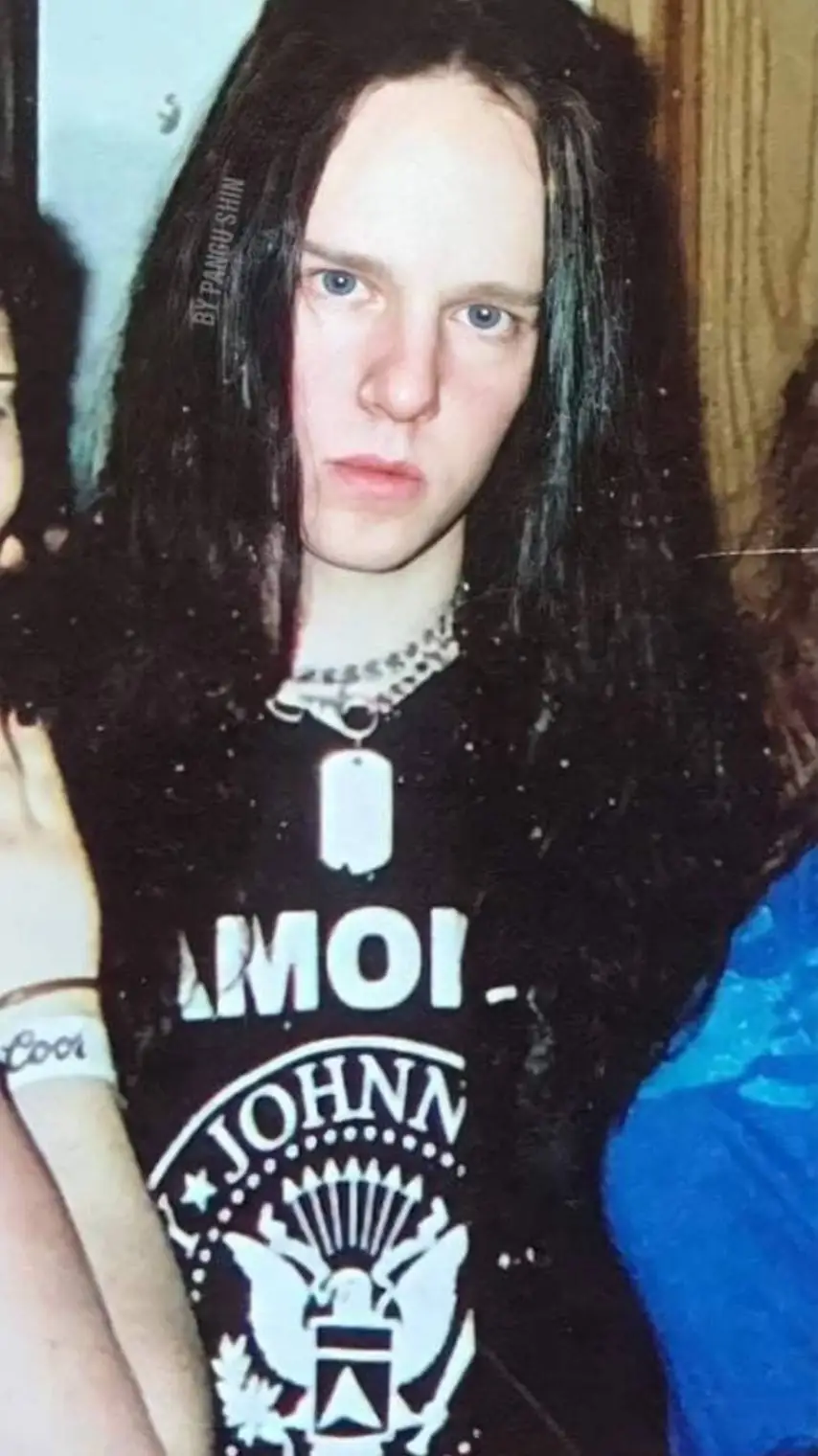 ai character: Joey Jordison background