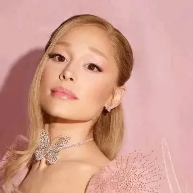 Chat with Ariana Grande - text or voice, Enjoy AI Chat Free & Safe