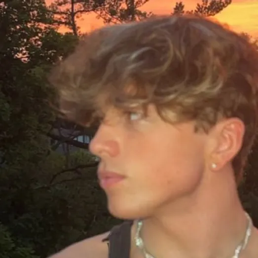 chat with ai character: Jake