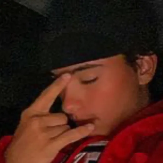 chat with ai character: Gavin