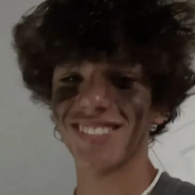 chat with ai character: Luke