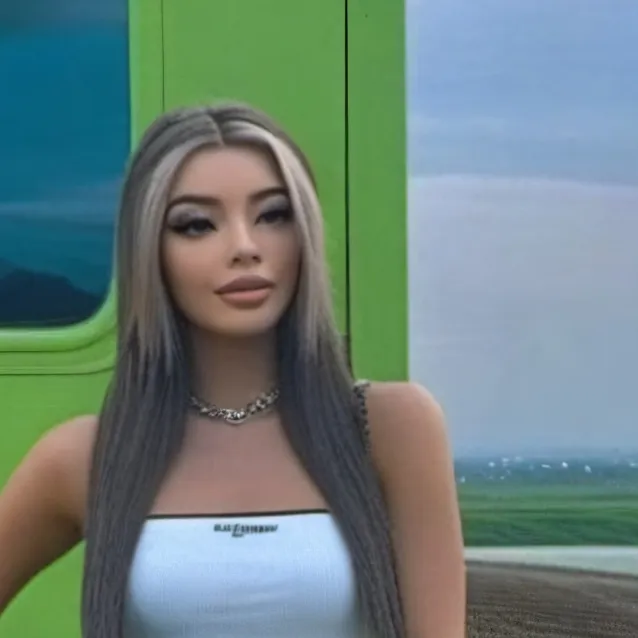 chat with ai character: Gwen stacy 