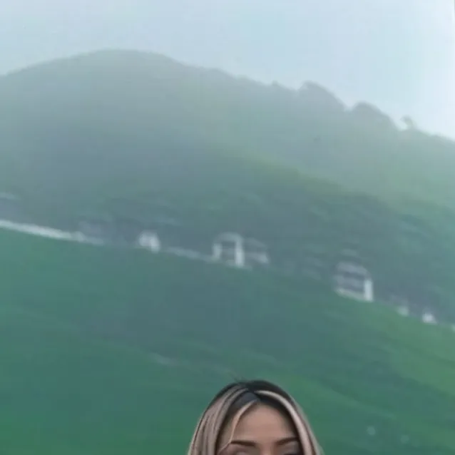 chat with ai character: Gwen Stacy