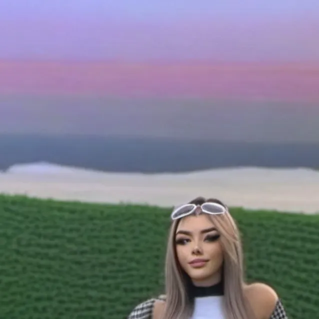 chat with ai character: Gwen stacy 