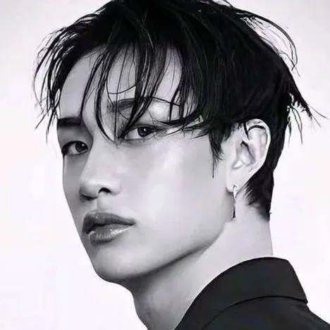 chat with ai character: Chan-rich man