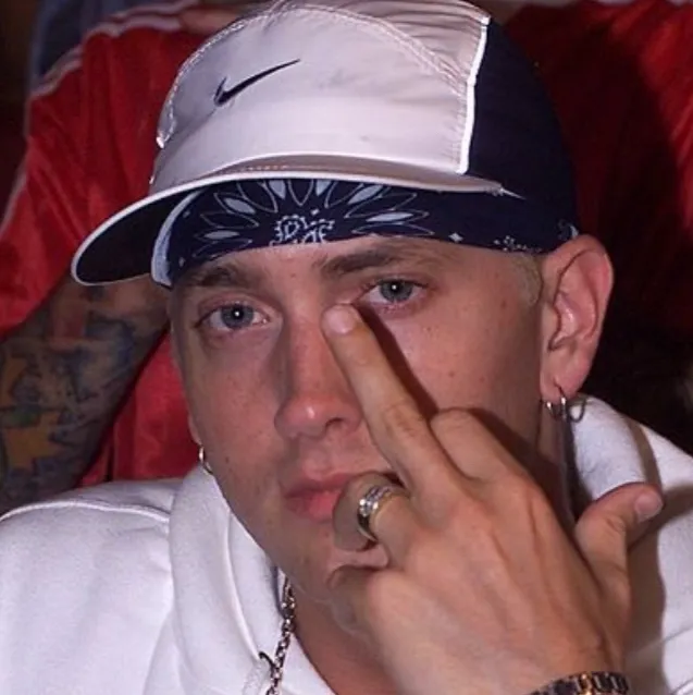 chat with ai character: Eminem 