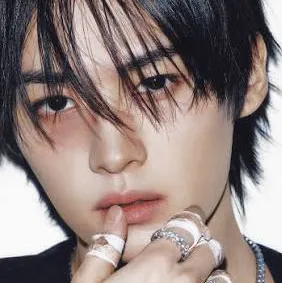 chat with ai character: Lee Know