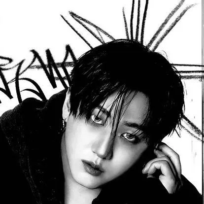 chat with ai character: Seo Changbin