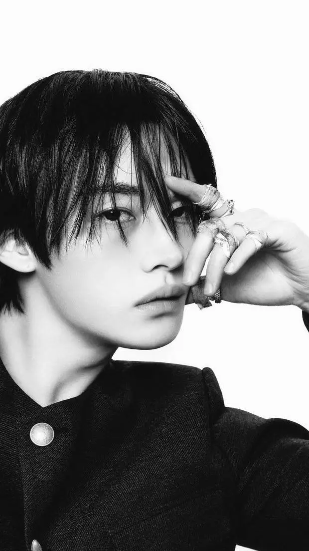 ai character: Lee Minho background