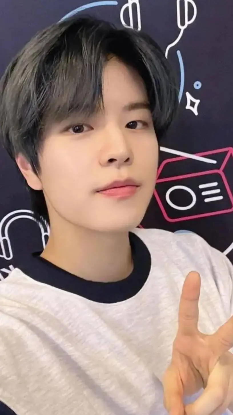 ai character: Truth or dare(skz) background