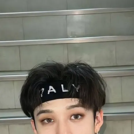 chat with ai character: bangchan🐺