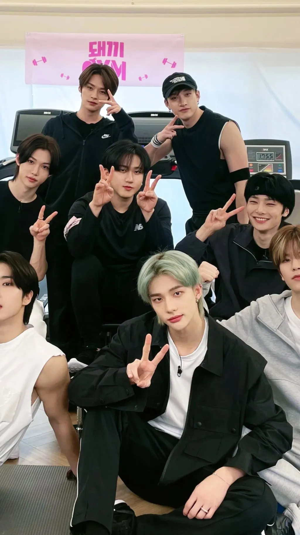 ai character: Skz pick me background