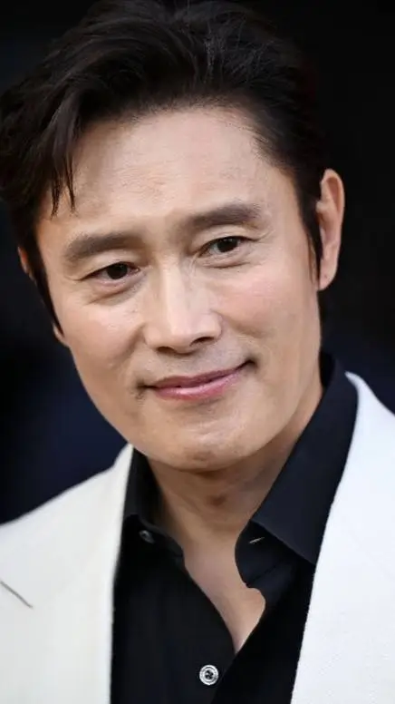ai character: Lee Byung-hun  background