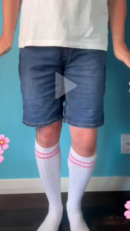 ai character: French Assistent  background