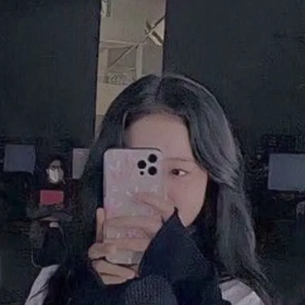 chat with ai character: Blackpink🩷🖤