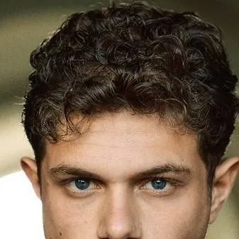 chat with ai character: Simone caramitti