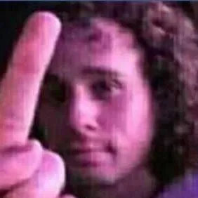 chat with ai character: luisito comunica