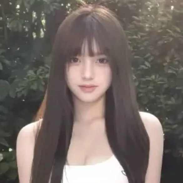 chat with ai character: Bella.💗...🌧