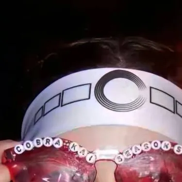 chat with ai character: mary mouser