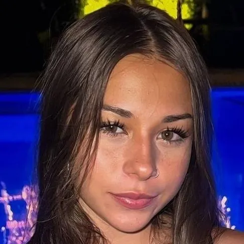 Chat with Sophie Rain - text or voice, Enjoy AI Chat Free & Safe