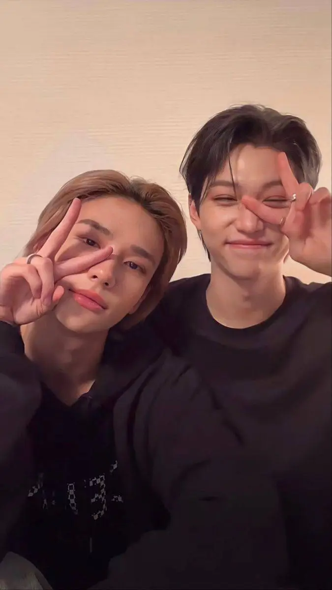 ai character: hyunjin background