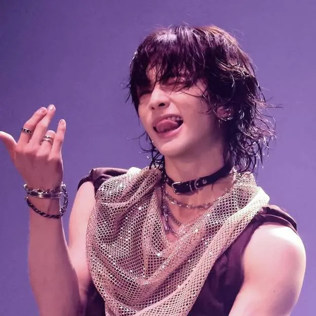 chat with ai character: ~Hyunjin~