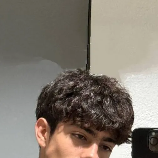 chat with ai character: lukas urkijo 