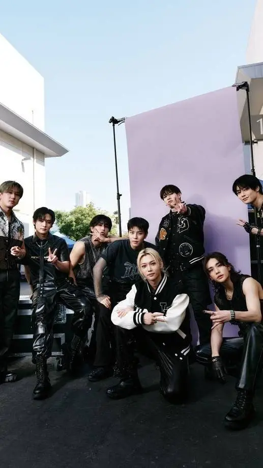 ai character: stray kids familie background