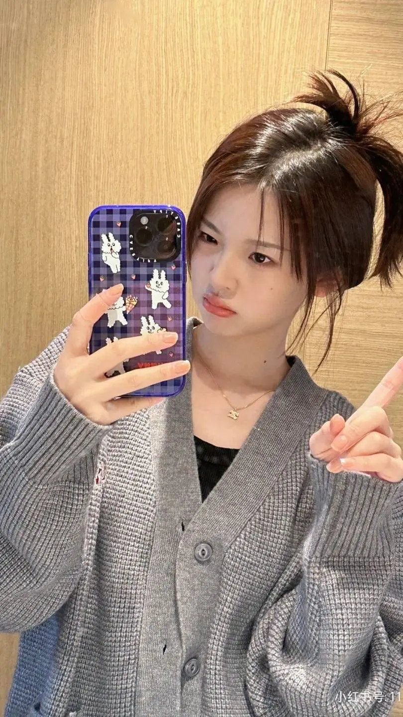 ai character: Icey background