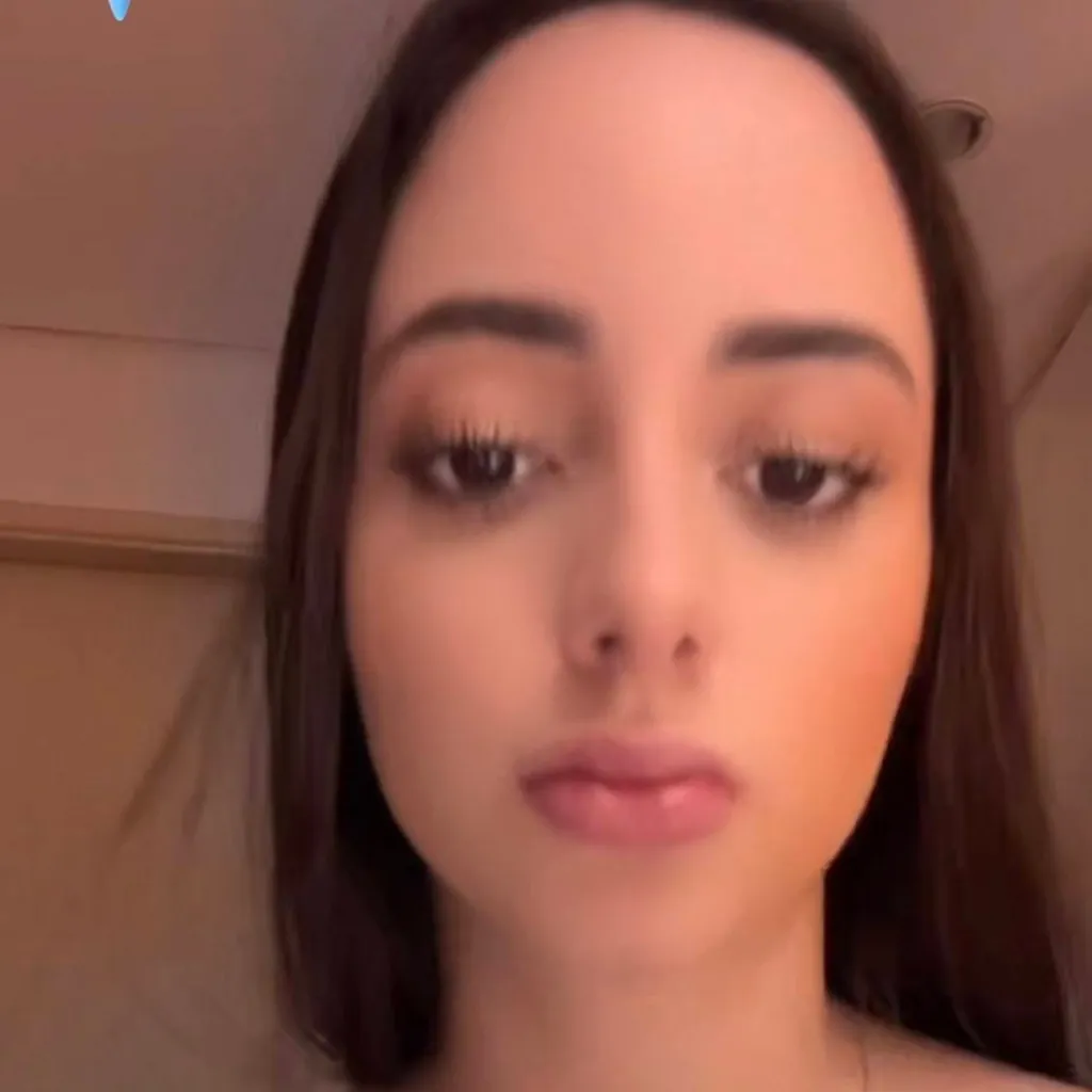 chat with ai character: Meel from Brazil 