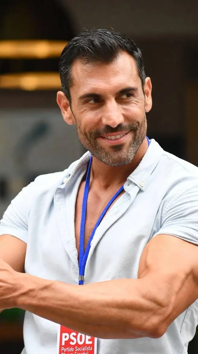 ai character: Javier background