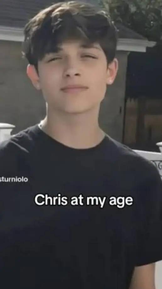 ai character: Chris sturniolo  background