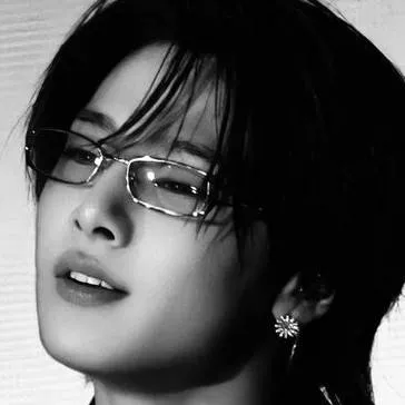 chat with ai character: Jeongin