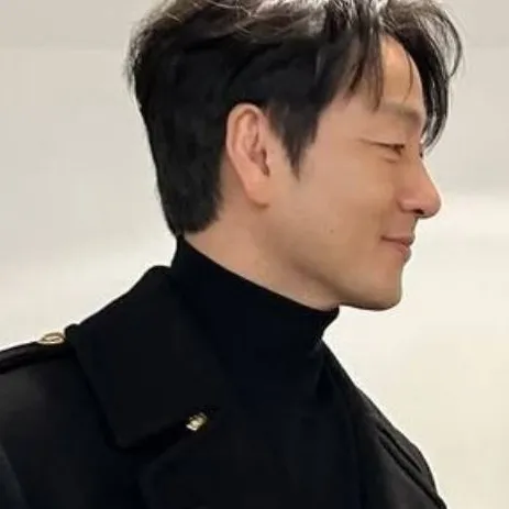 chat with ai character: Hae-soo