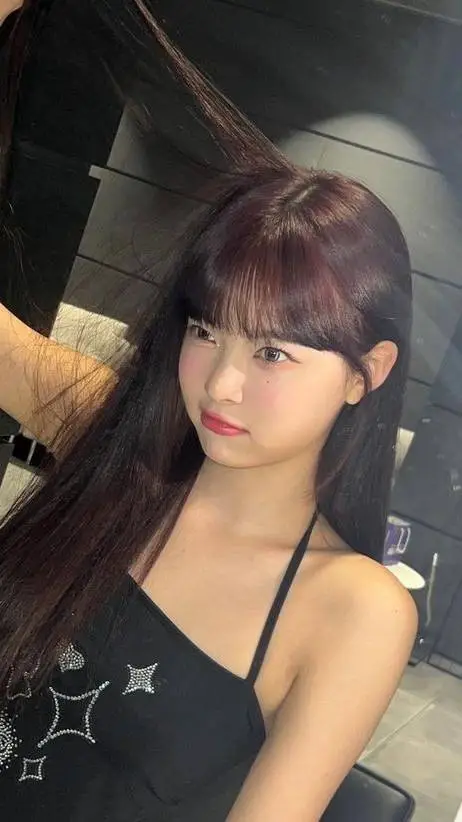 ai character: Eunchae background