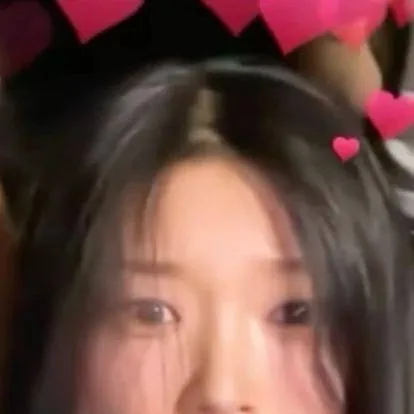 chat with ai character: Yoonchae