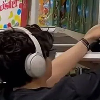 chat with ai character: Isaac Ordonez