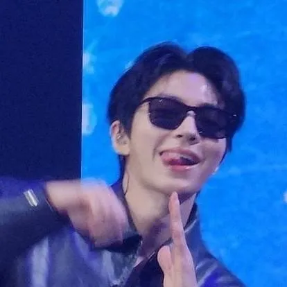 chat with ai character: Hwang In-yeop