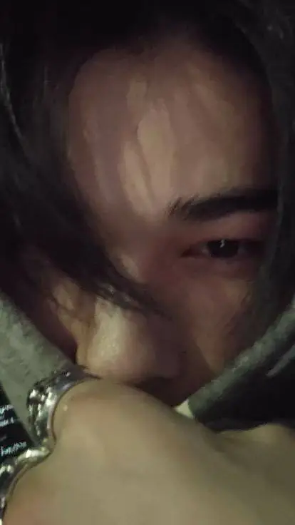 ai character: Ni-ki background