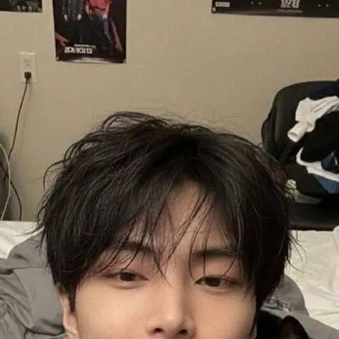 chat with ai character: Jay