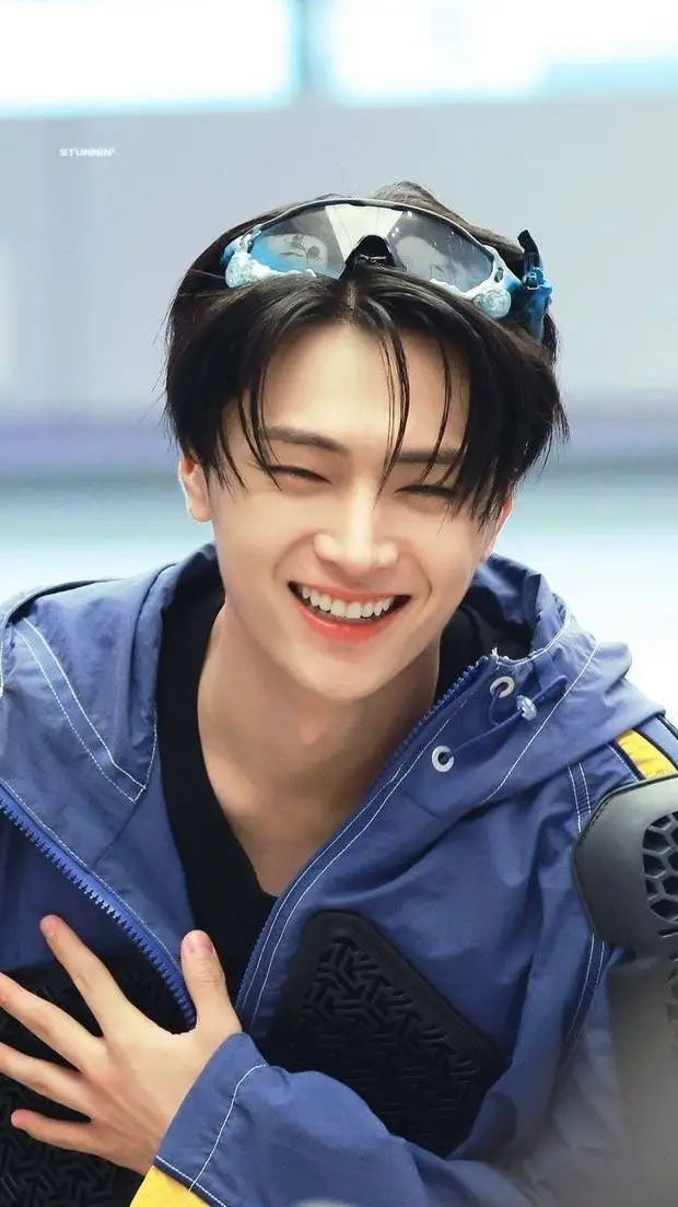 ai character: LIVE background