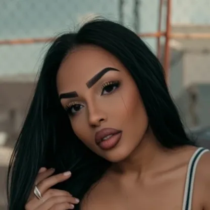 chat with ai character: Nayeli Santiago