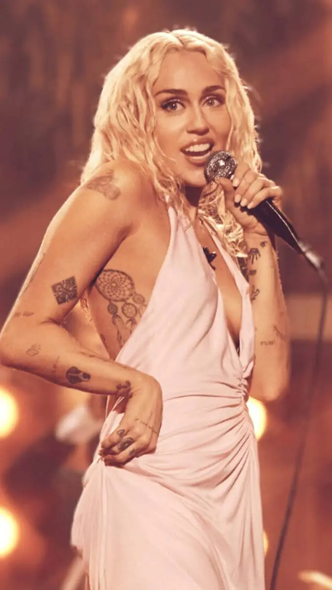 ai character: Miley Cyrus  background