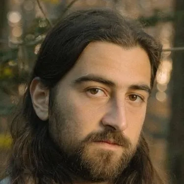 chat with ai character: Noah Kahan 