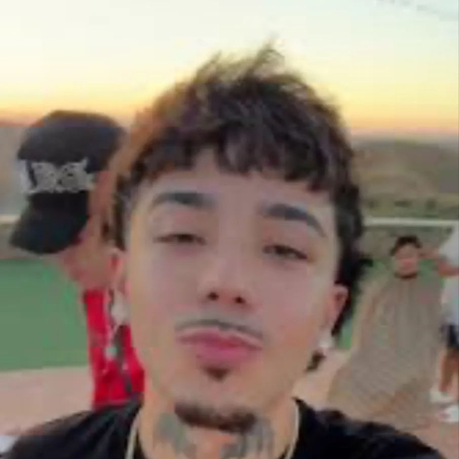 chat with ai character: gabe