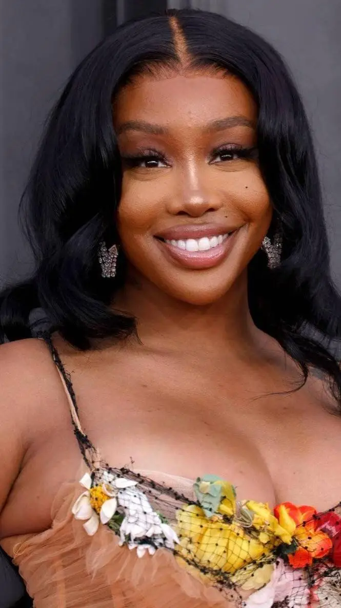 ai character: SZA background